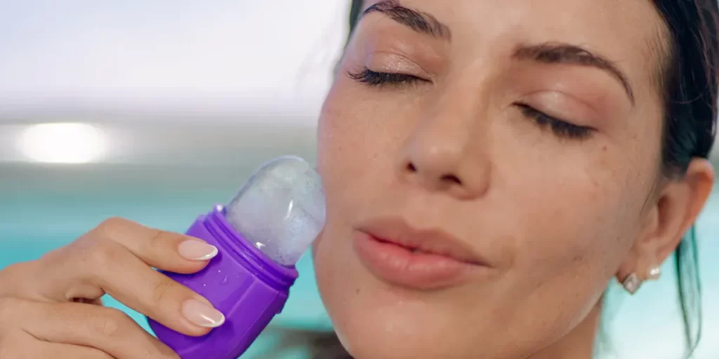 Hielo en el Rostro: ¿Es Seguro o Daña tu Piel? / Ice on the Face: Is It Safe or Does It Damage Your Skin?